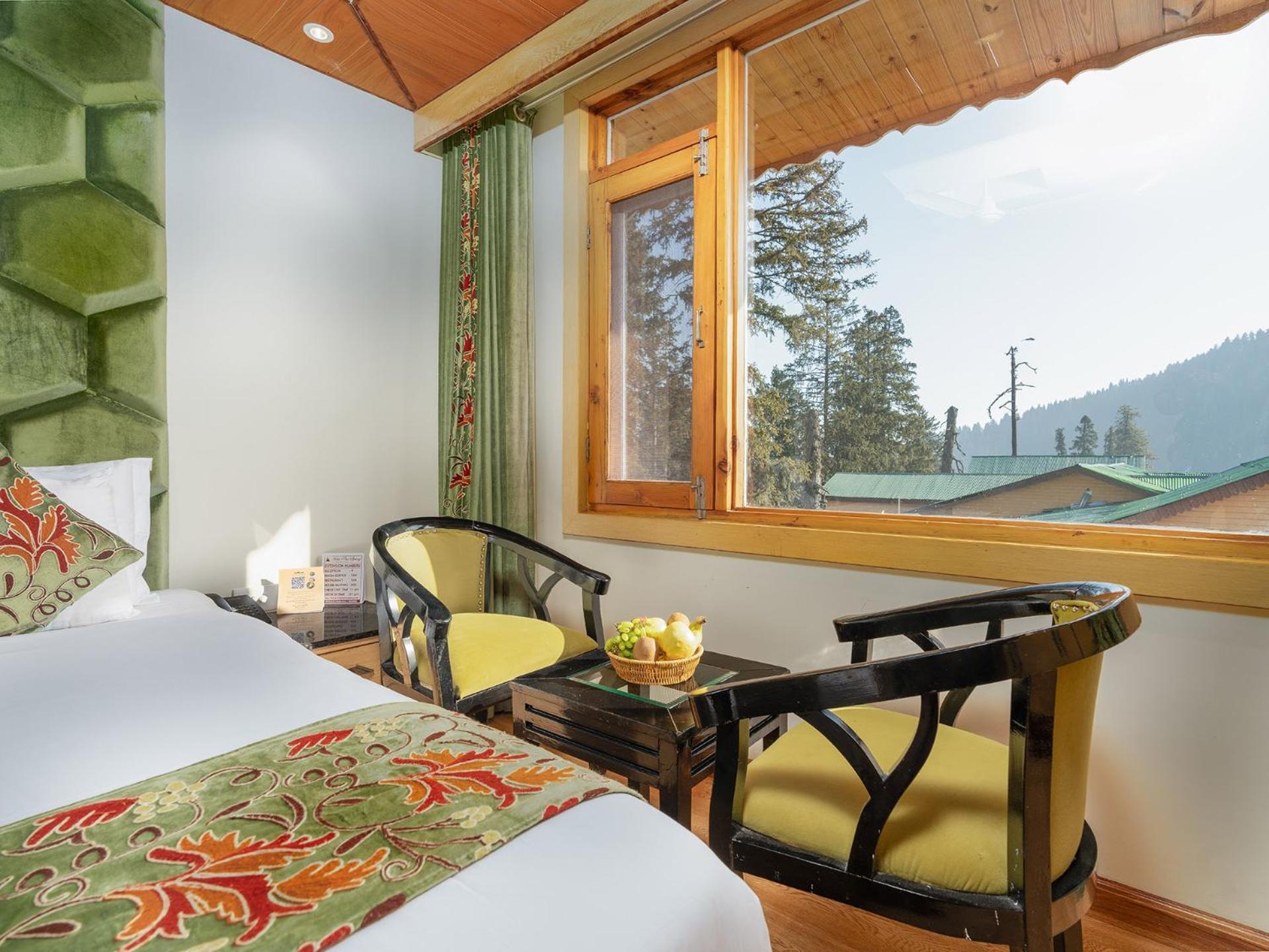 Hotel Pine Spring Gulmarg Exterior photo