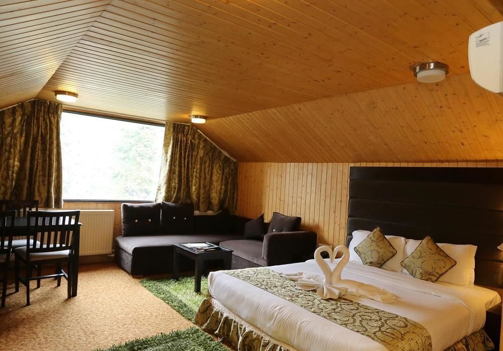 Hotel Pine Spring Gulmarg Exterior photo