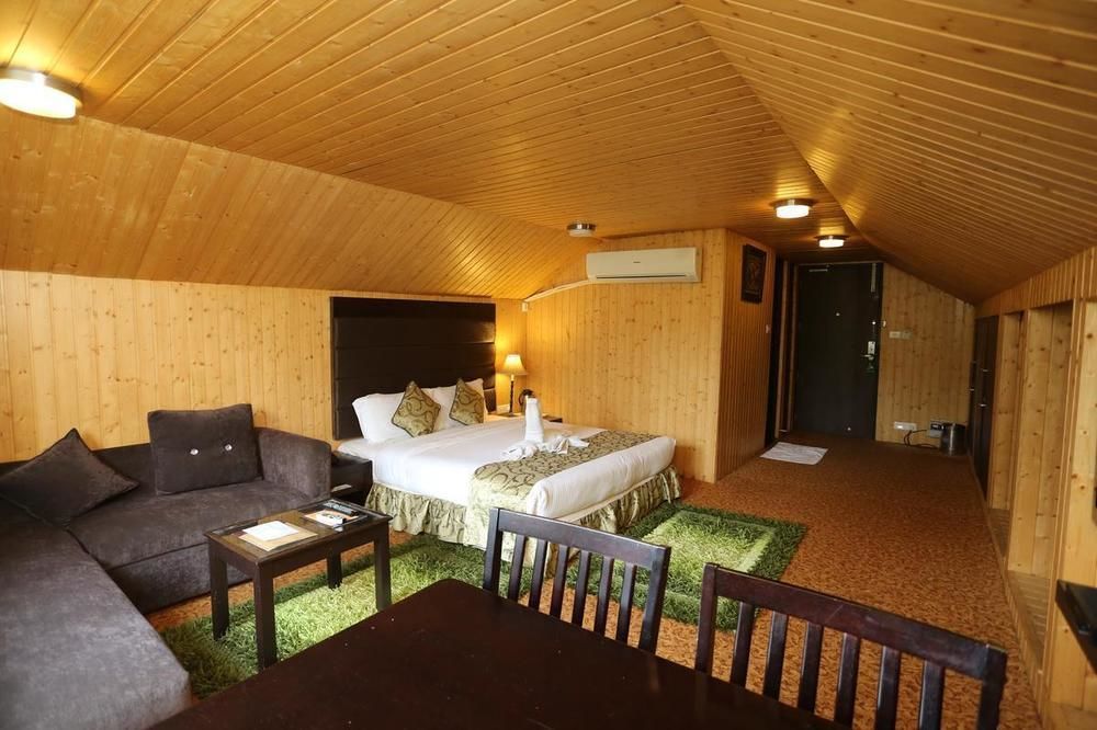 Hotel Pine Spring Gulmarg Exterior photo