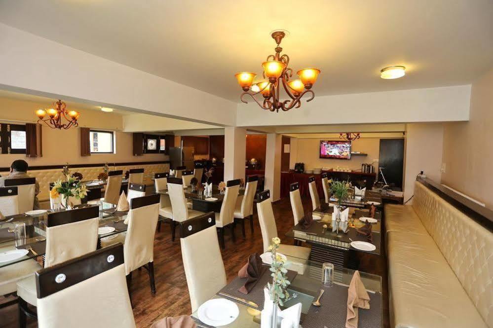 Hotel Pine Spring Gulmarg Exterior photo