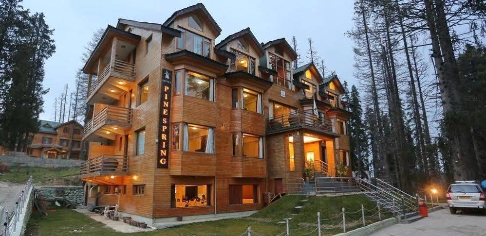 Hotel Pine Spring Gulmarg Exterior photo